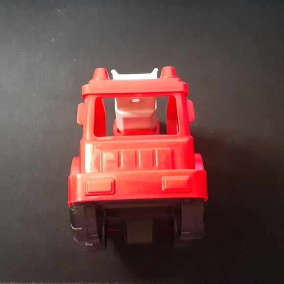 NEW!! Rescue Engine Fire Truck Wheel Action with Latter - Great Pretend Play!! - Picture 2 of 6